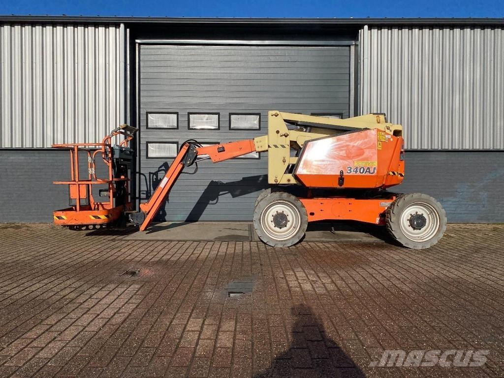 JLG 340AJ Bomliftar