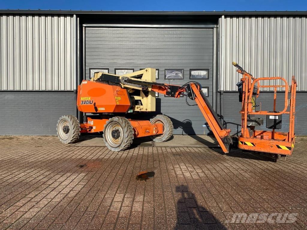 JLG 340AJ Bomliftar