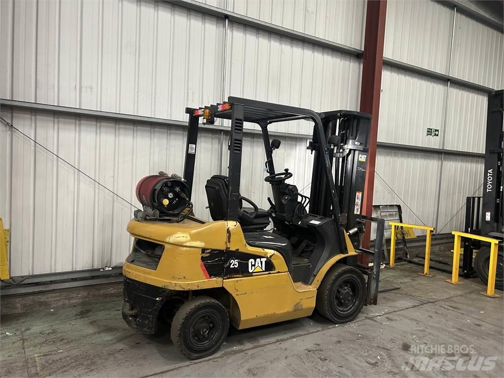 CAT GP25NT Gasolmotviktstruckar
