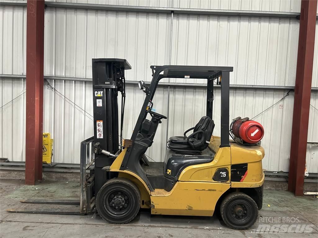 CAT GP25NT Gasolmotviktstruckar