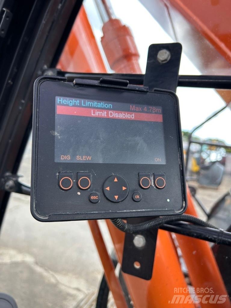 Hitachi ZX225 USLC-7 Bandgrävare