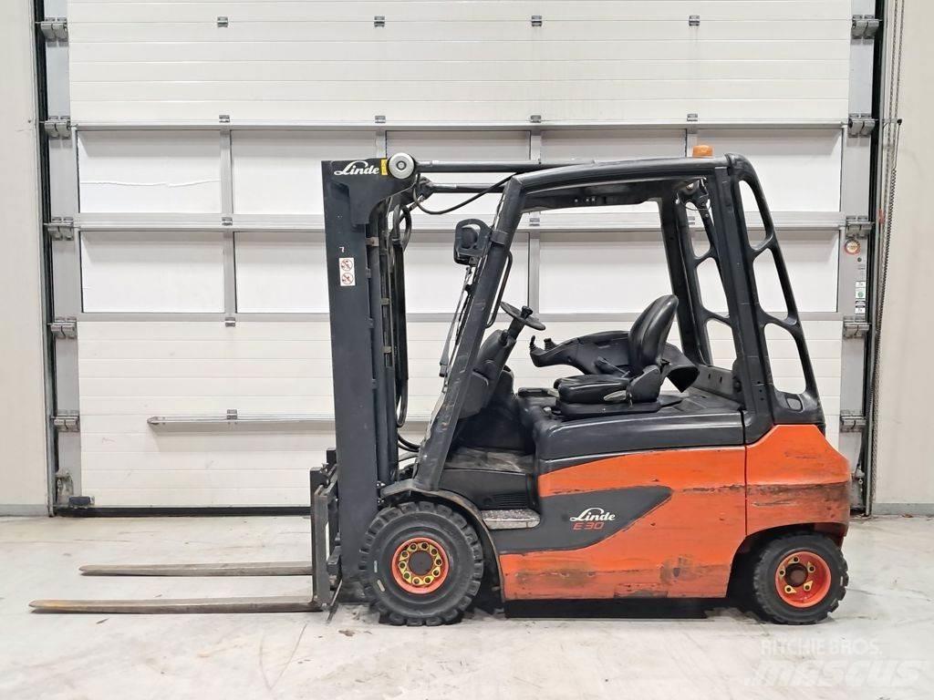 Linde E30-01 Elmotviktstruckar