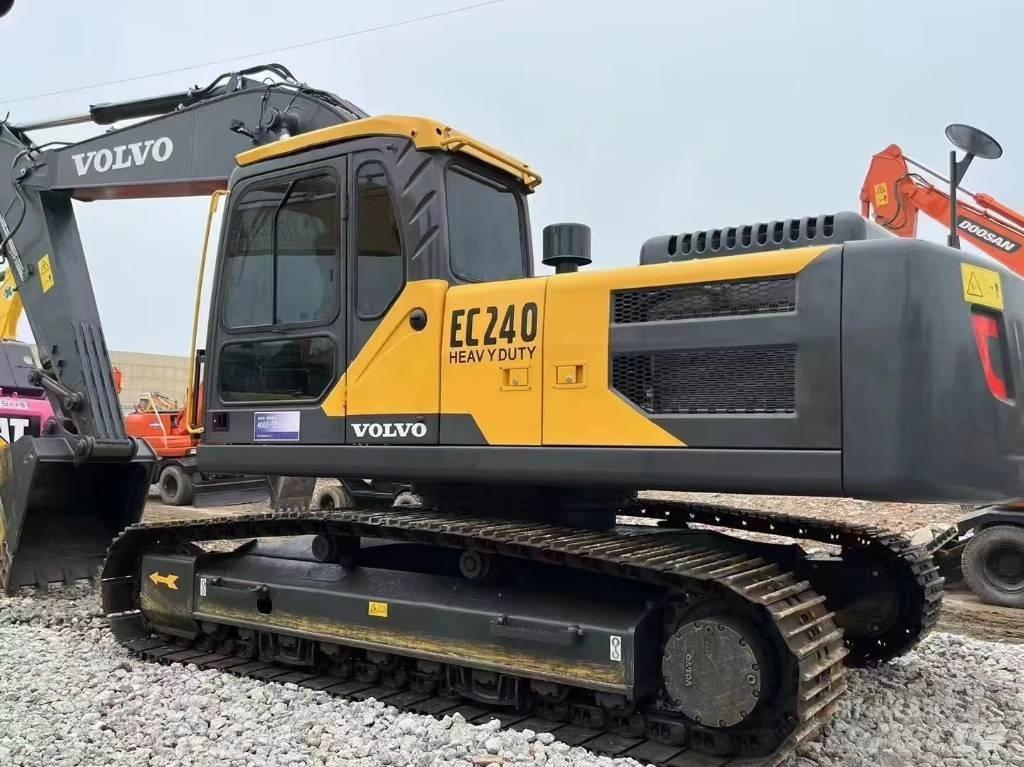 Volvo EC 240 Bandgrävare