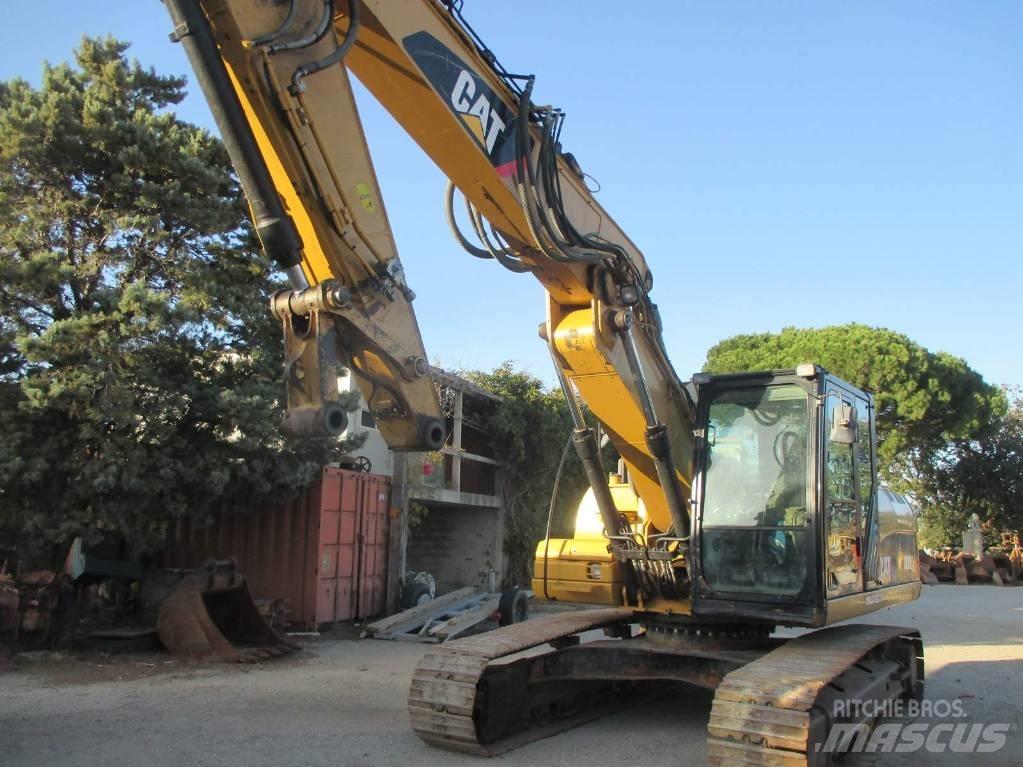 CAT 323 D L Bandgrävare