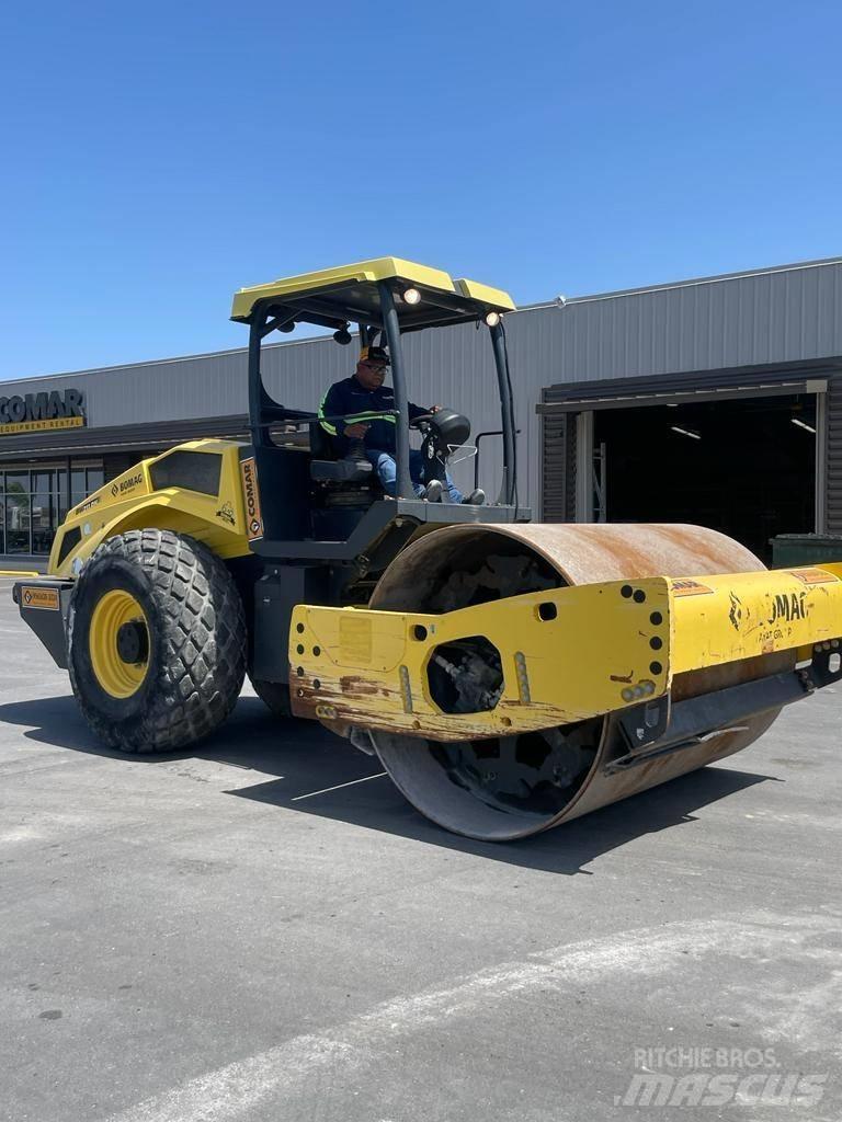 Bomag BW 211 DH-5 Envalsvältar