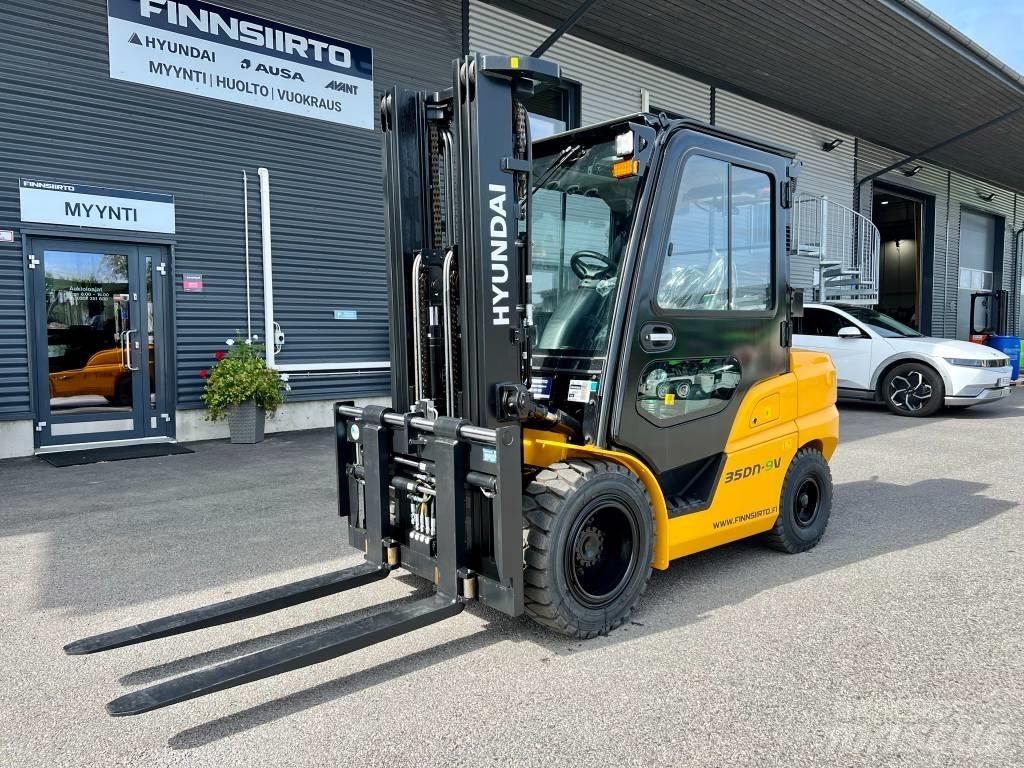 Hyundai 35DN-9V Dieselmotviktstruckar