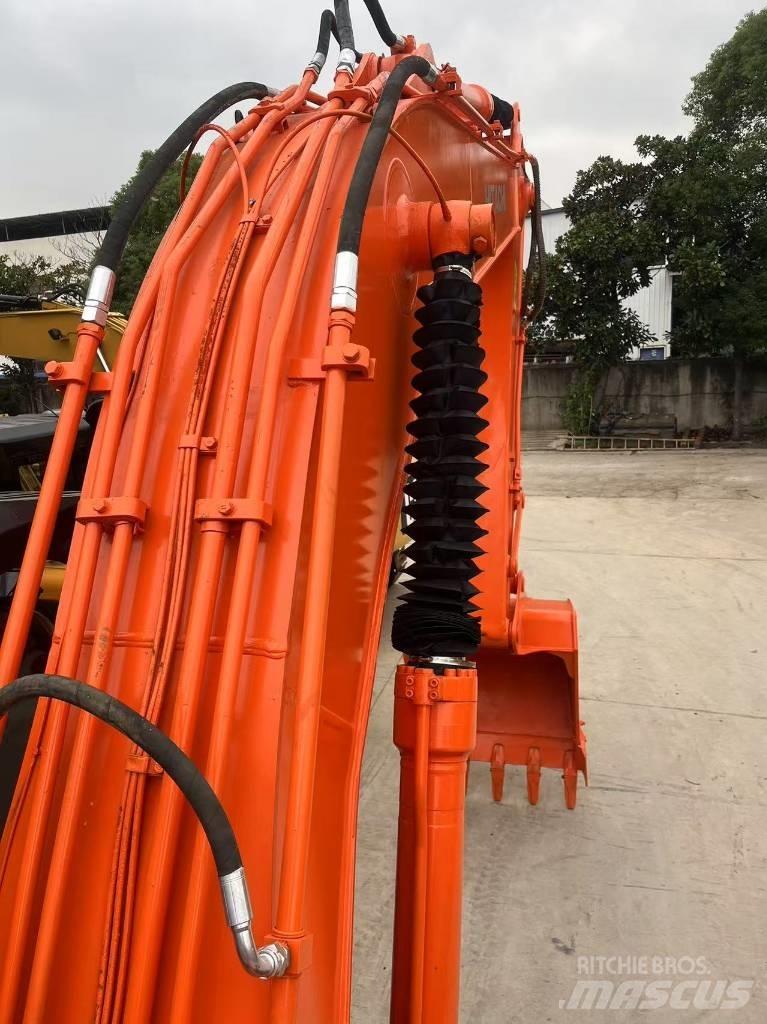 Hitachi ZX 200 Bandgrävare