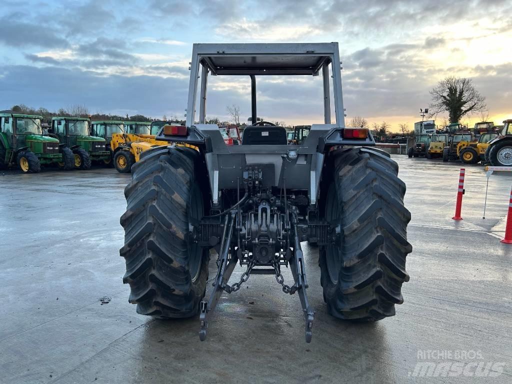 Massey Ferguson 390 Traktorer