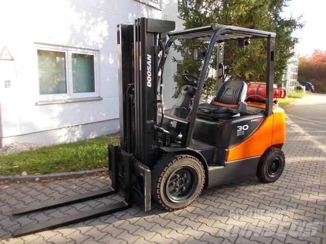 Doosan G 30 E Gasolmotviktstruckar