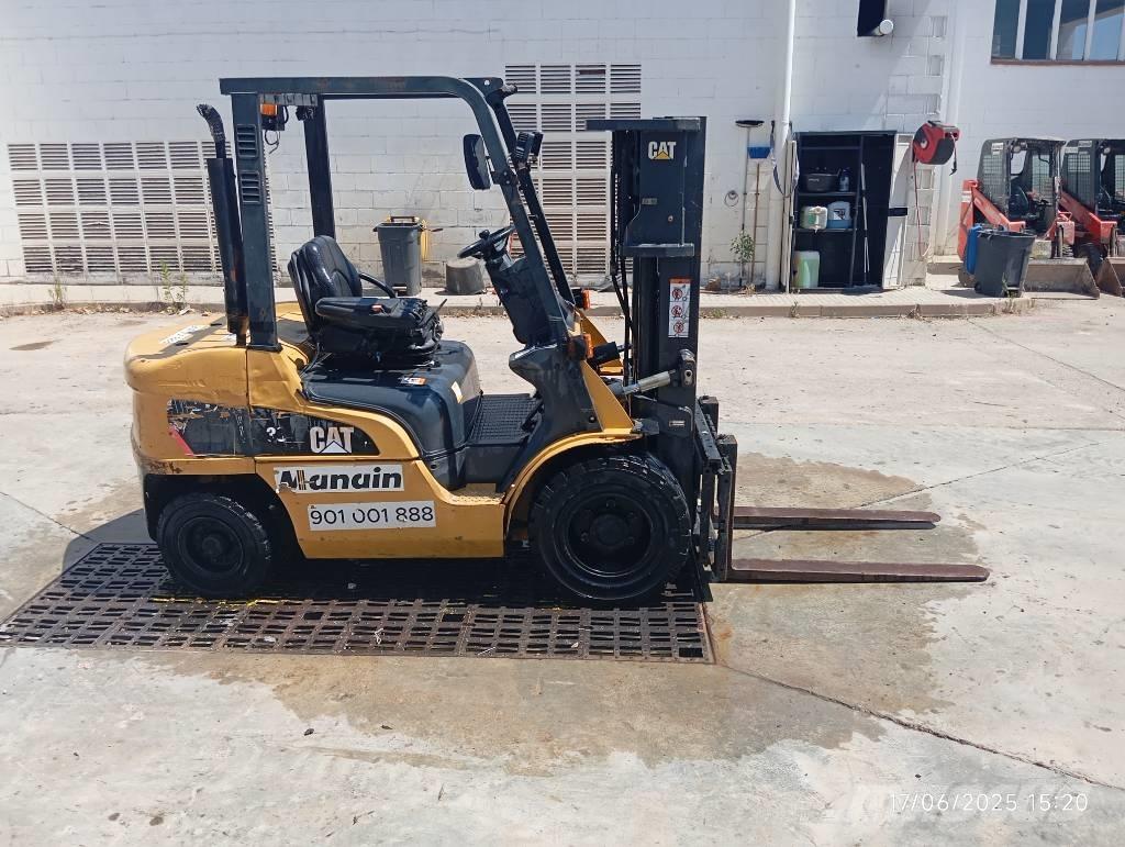 CAT DP 30 NT Dieselmotviktstruckar