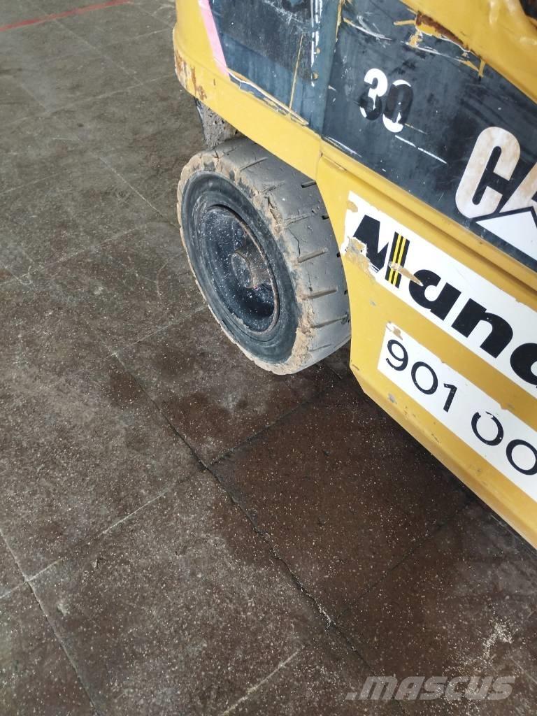 CAT DP 30 NT Dieselmotviktstruckar