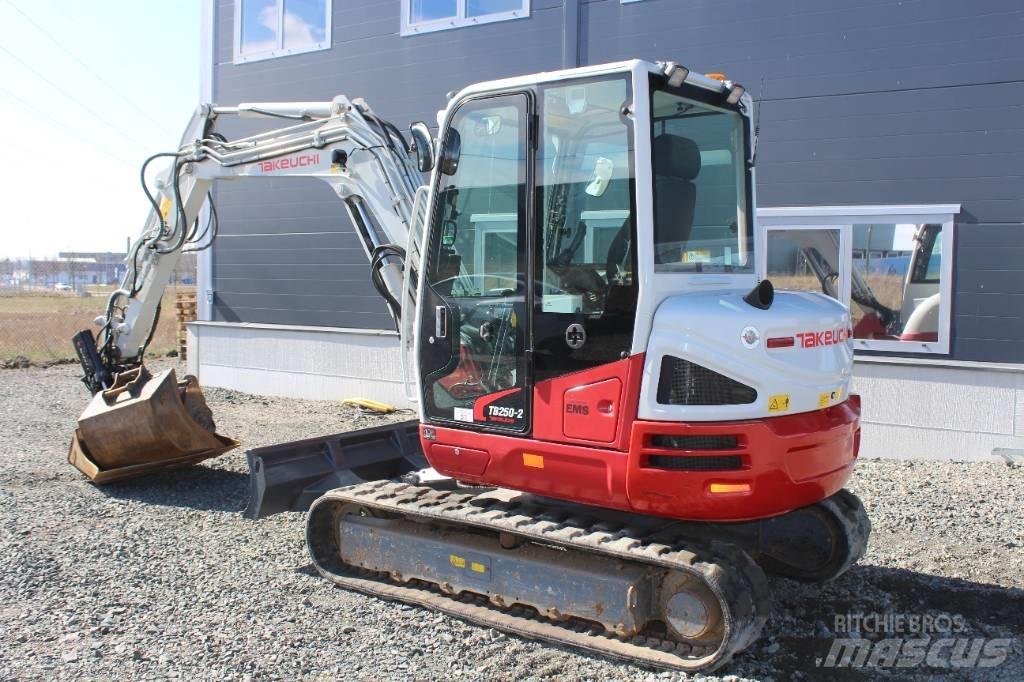 Takeuchi TB 250 Minigrävare < 7t