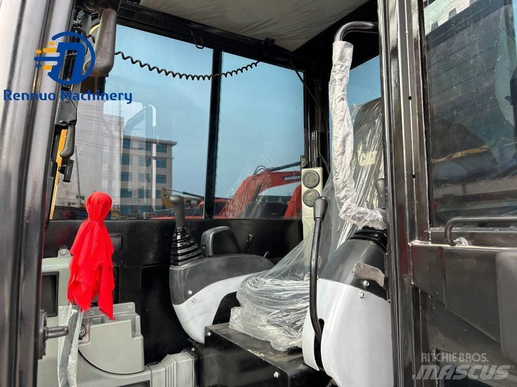 CAT 306E with rubber Minigrävare < 7t