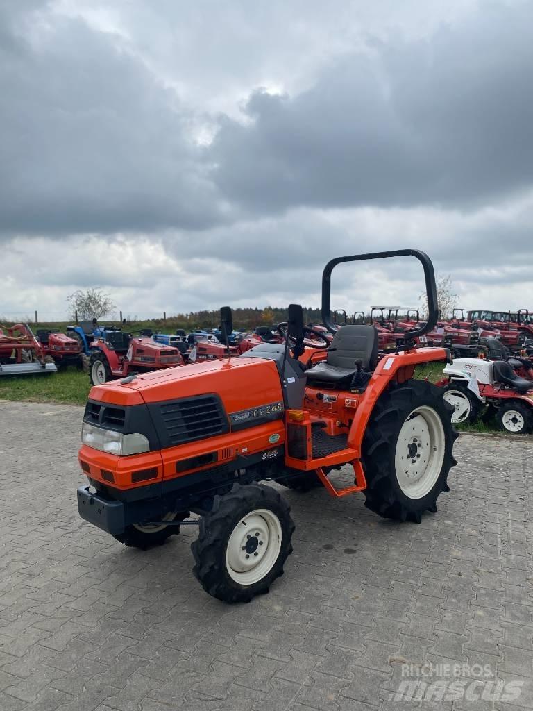 Kubota GL 240 Kompakttraktorer