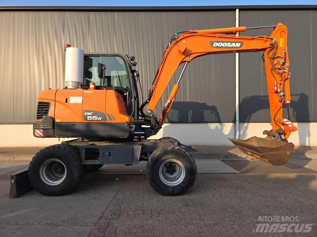 Doosan DX 55 W Hjulgrävare