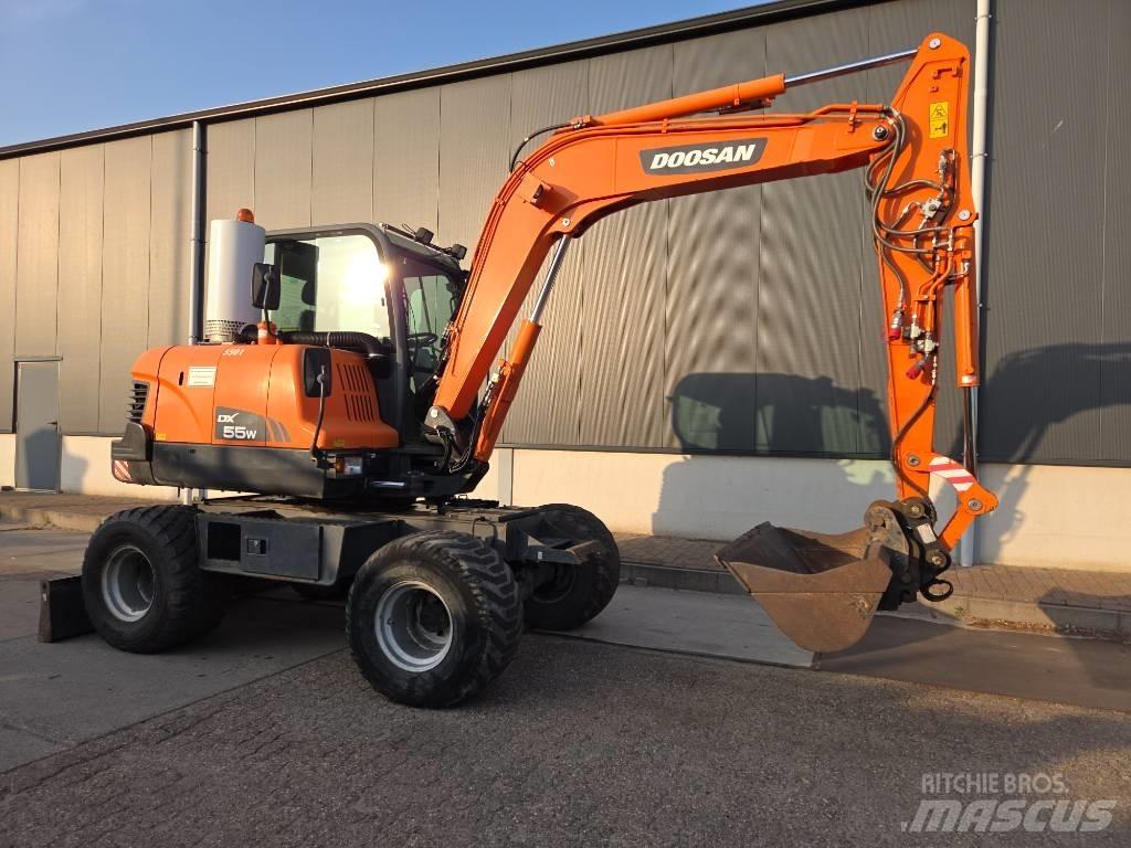 Doosan DX 55 W Hjulgrävare