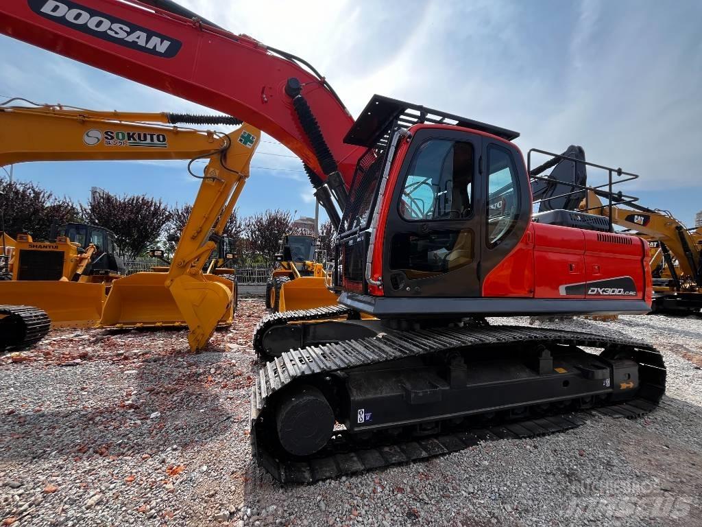 Doosan DX 300 LC-9C Bandgrävare