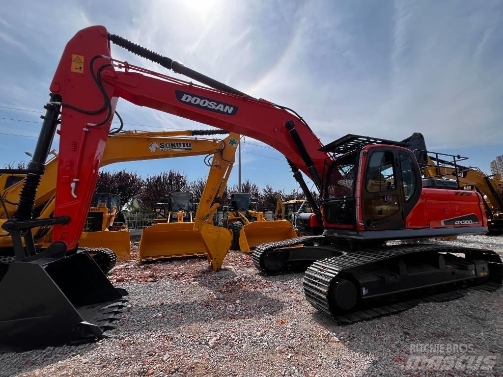 Doosan DX 300 LC-9C Bandgrävare