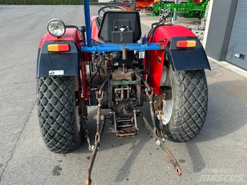 YTO 400 2-wd Traktorer