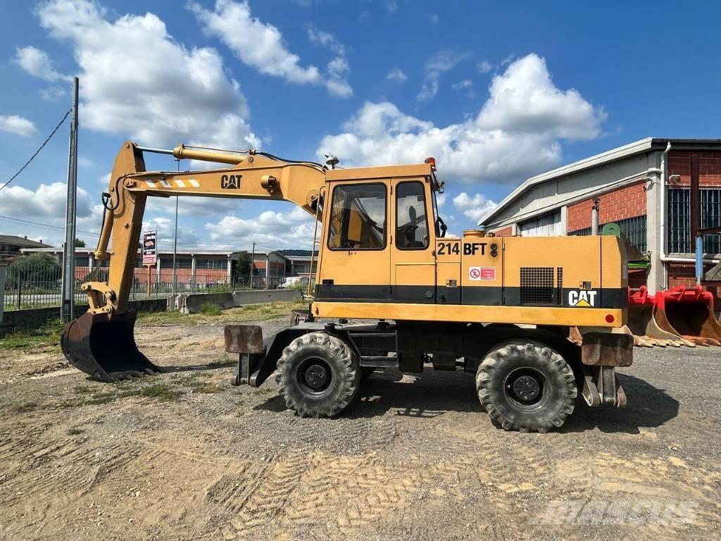 CAT 214 Hjulgrävare