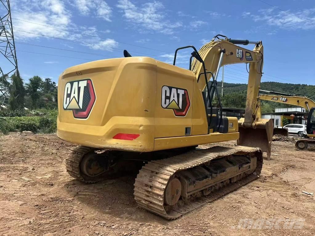 CAT 323 Bandgrävare