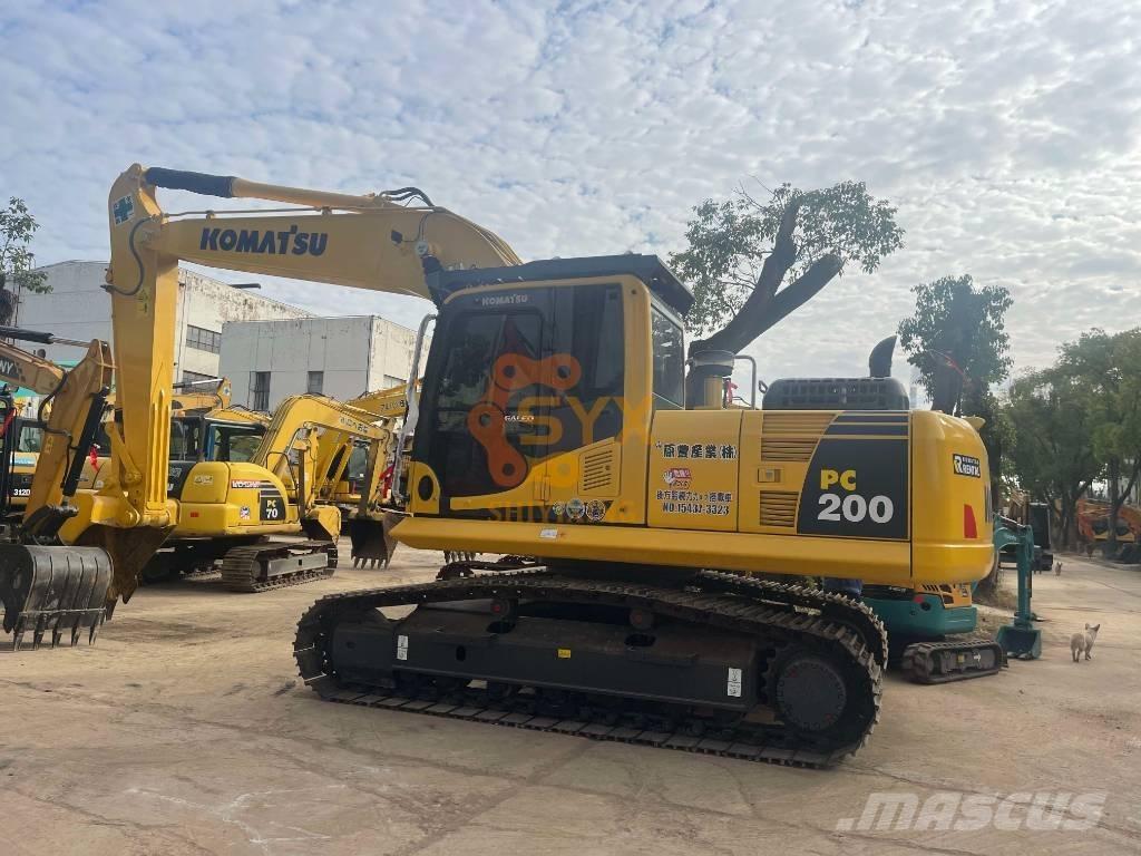 Komatsu PC 200-8 Bandgrävare