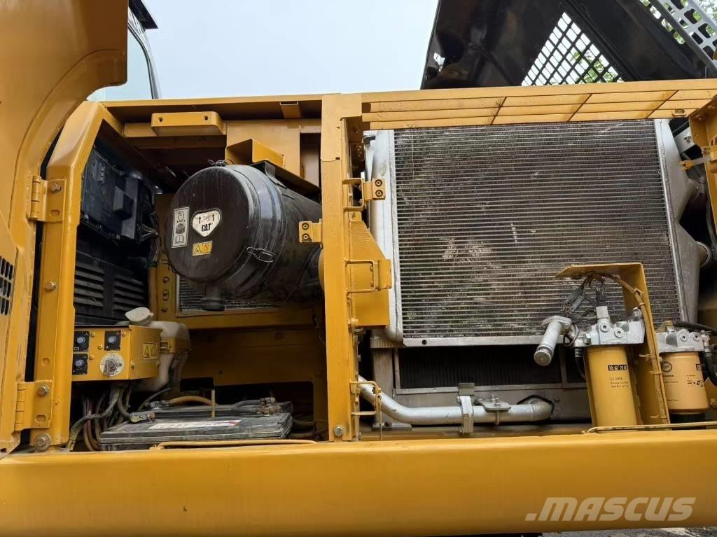CAT 330 D Bandgrävare