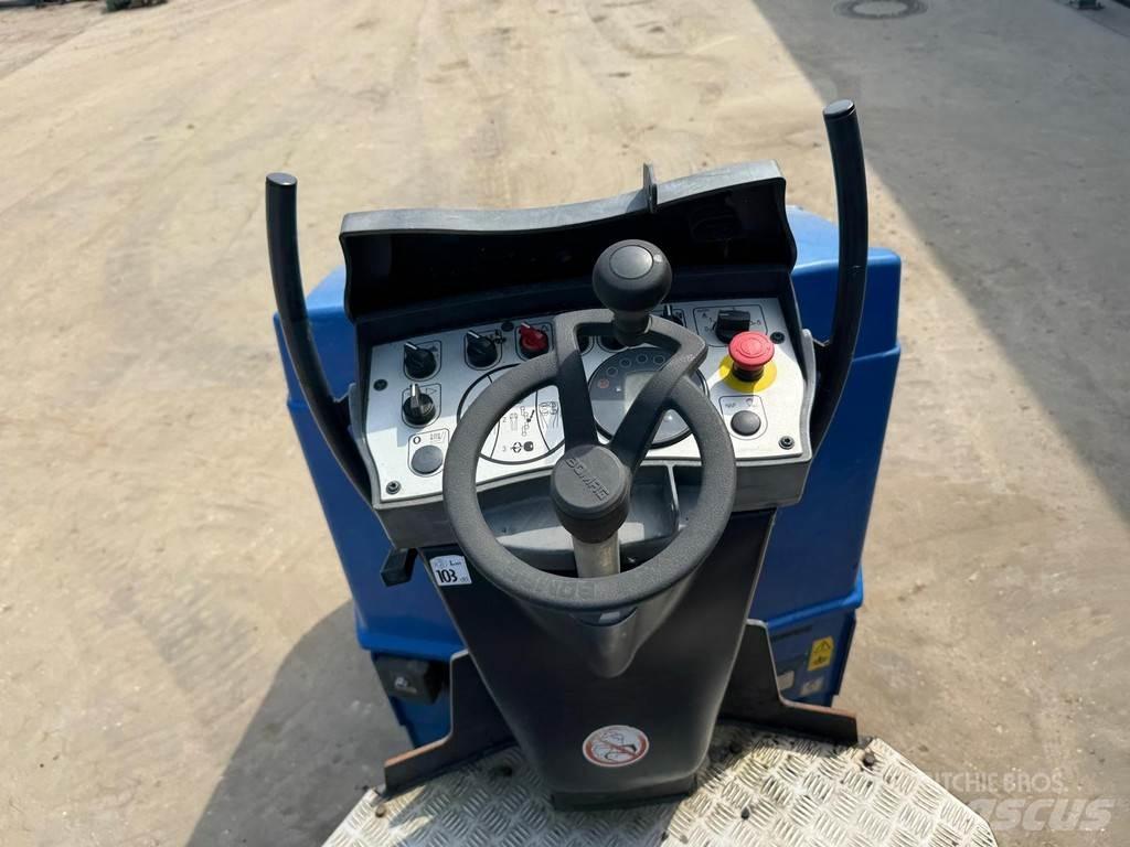 Bomag BW 100 AD-5 Tvåvalsvältar