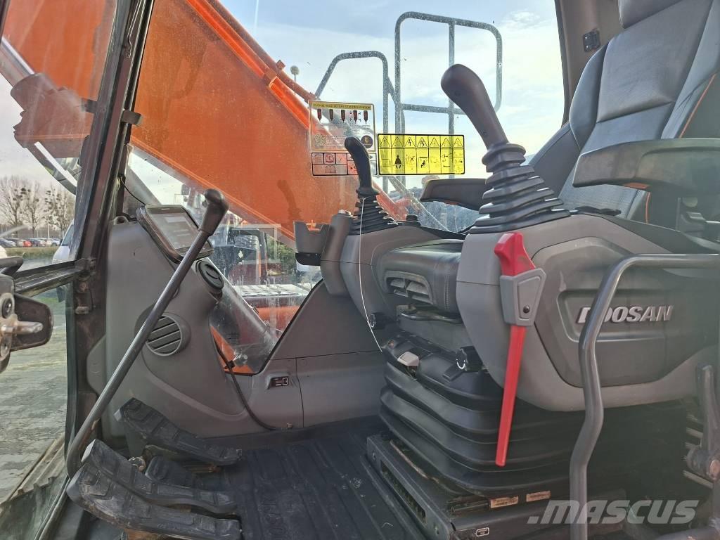 Doosan DX140LC-7 Bandgrävare