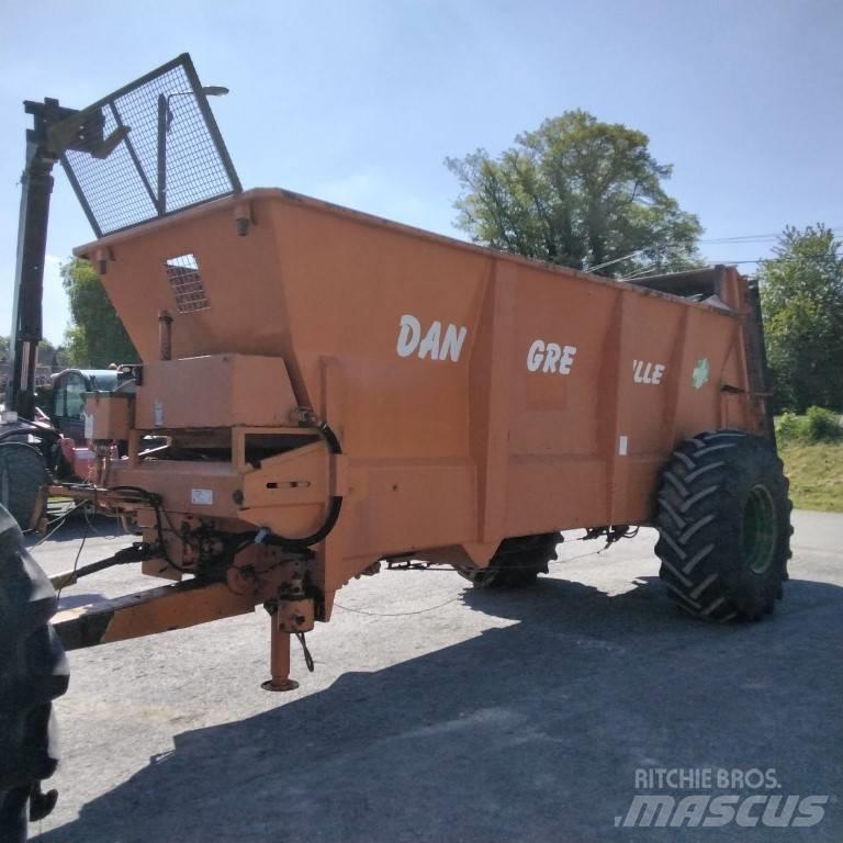 Dangreville EV 10 B1 Fast- och kletgödselspridare