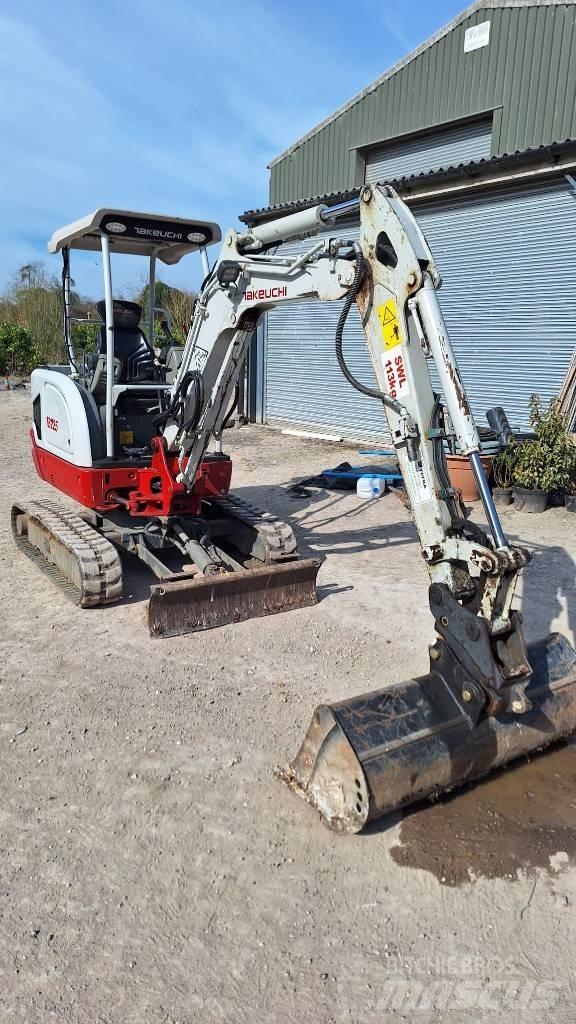 Takeuchi TB 225 Minigrävare < 7t