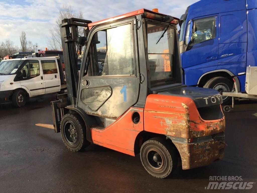 Toyota 02-8 FD JF 35 Dieselmotviktstruckar