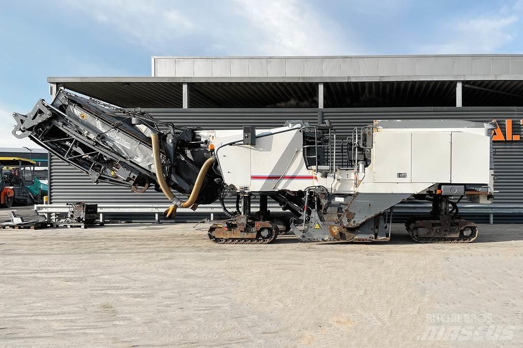 Wirtgen W 210 Asfaltskallfräsmaskiner