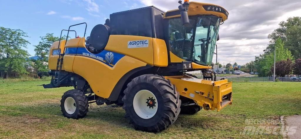 New Holland CX6.90 Skördetröskor