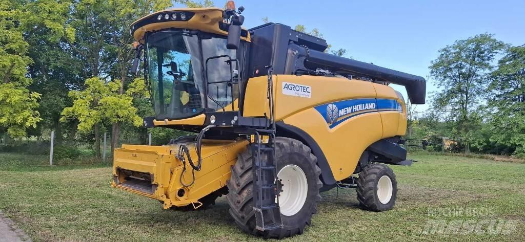 New Holland CX6.90 Skördetröskor