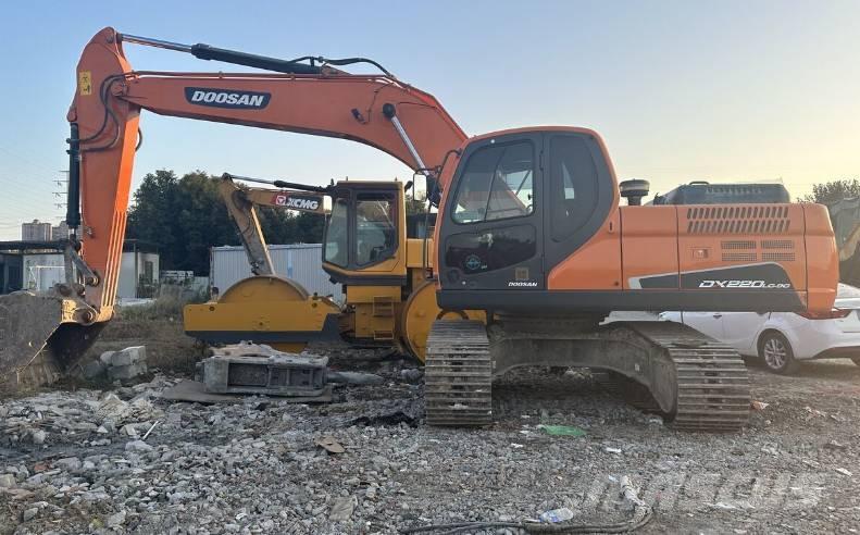Doosan DX220 Bandgrävare