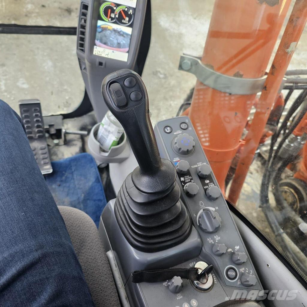 Hitachi ZX350LC-6 Bandgrävare