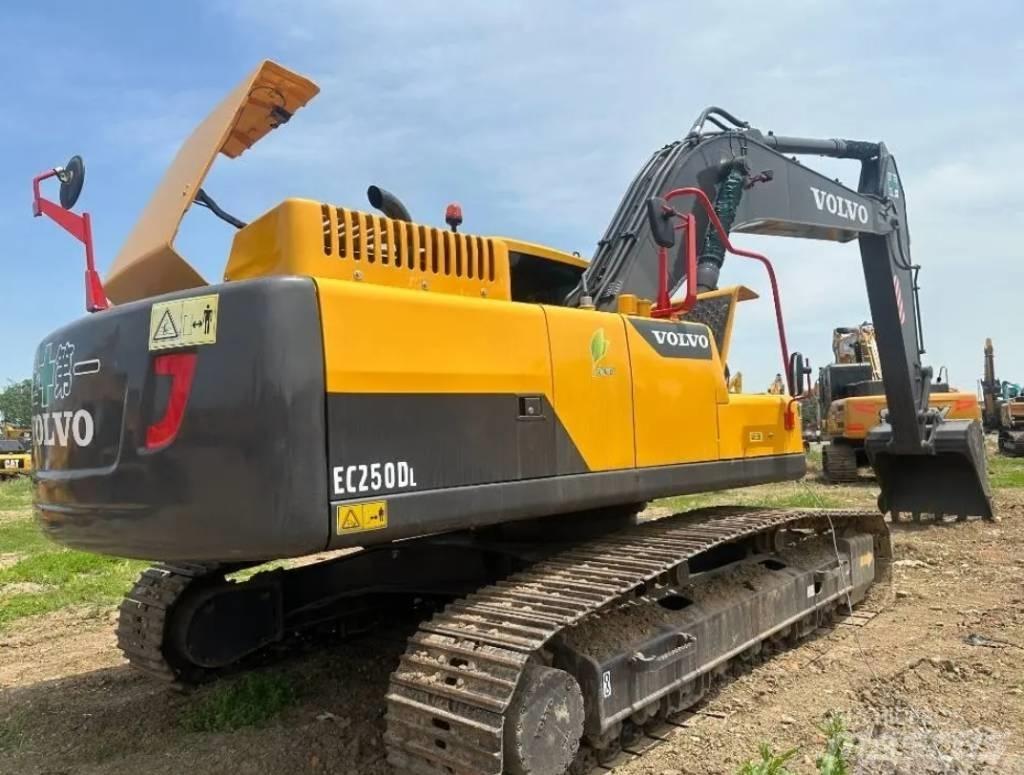 Volvo EC 250 D L Bandgrävare