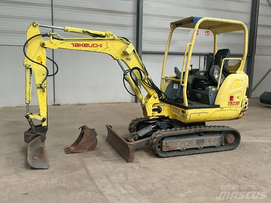 Takeuchi TB 230 Minigrävare < 7t