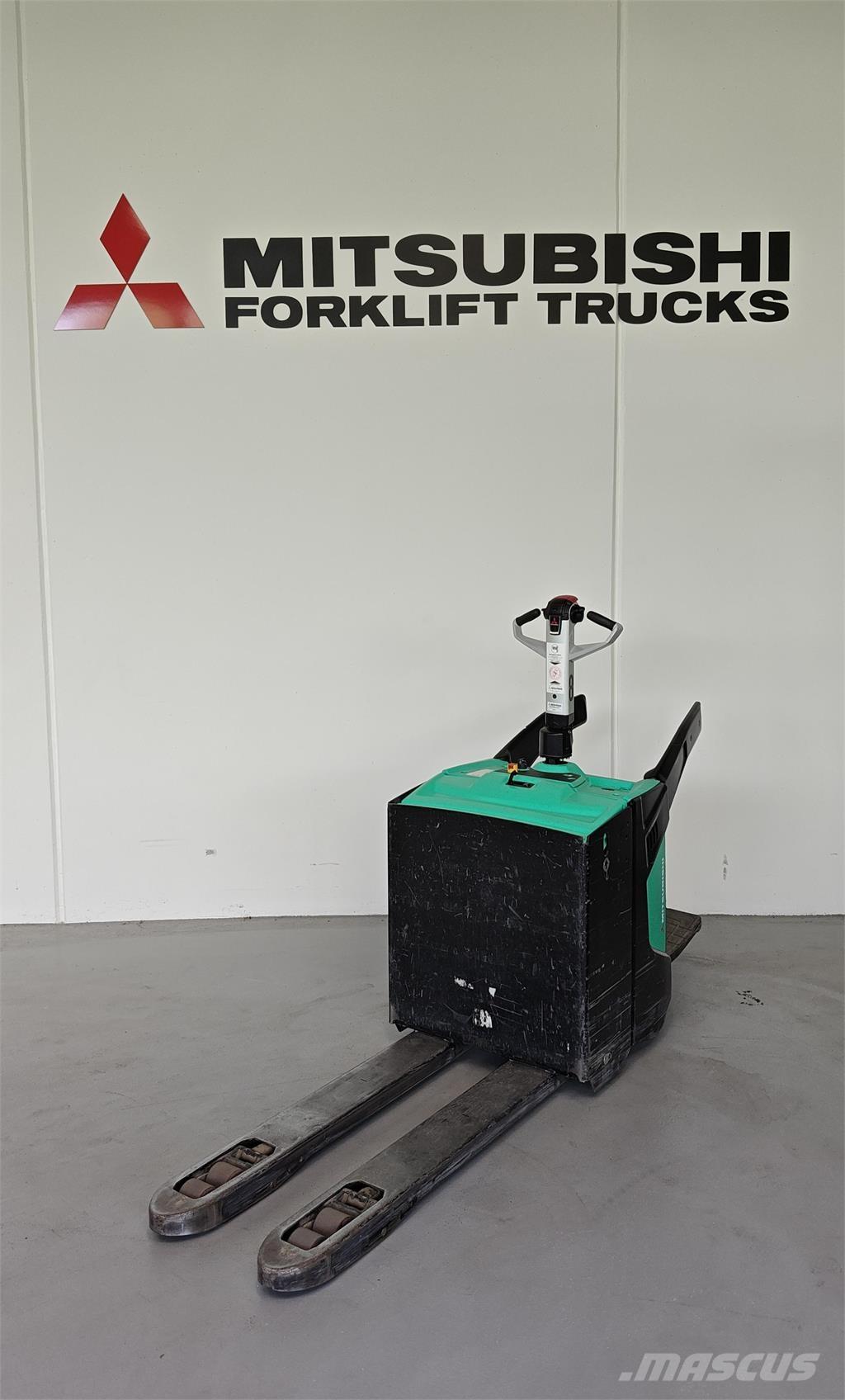 Mitsubishi PBV20N2 Flaktruck