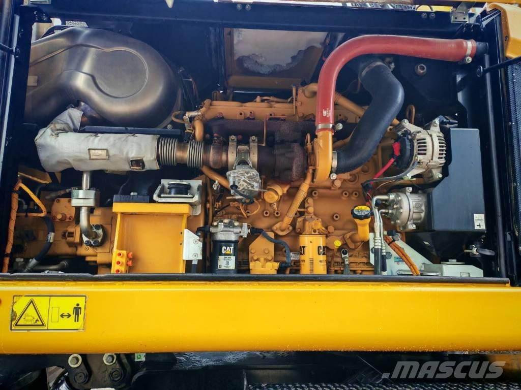 CAT M 318 F Hjulgrävare