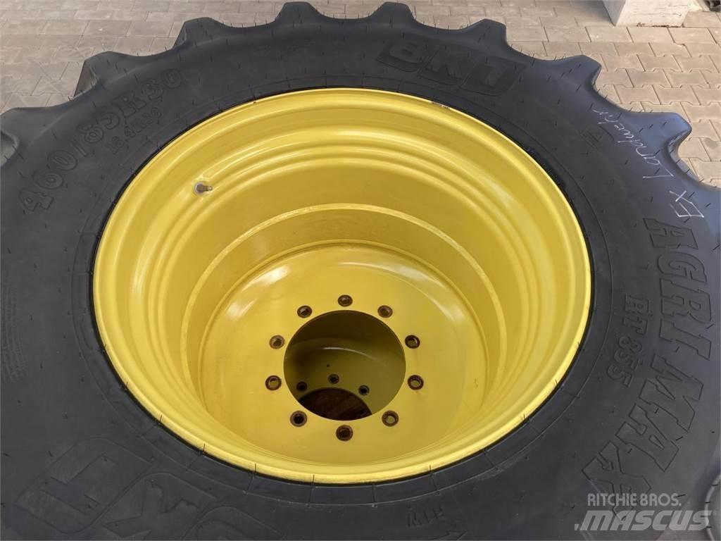 BKT 460/85R30 Däck, hjul och fälgar