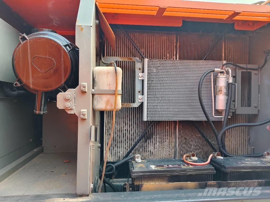 Hitachi ZX 210 Bandgrävare