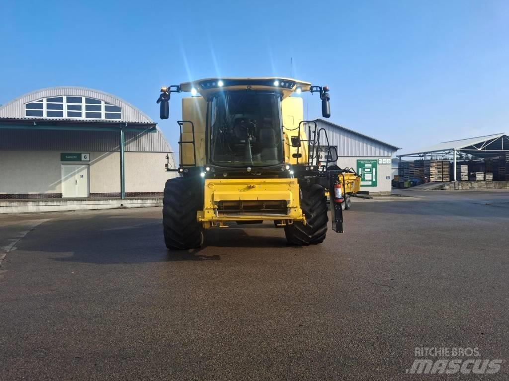 New Holland CX8.70 Skördetröskor
