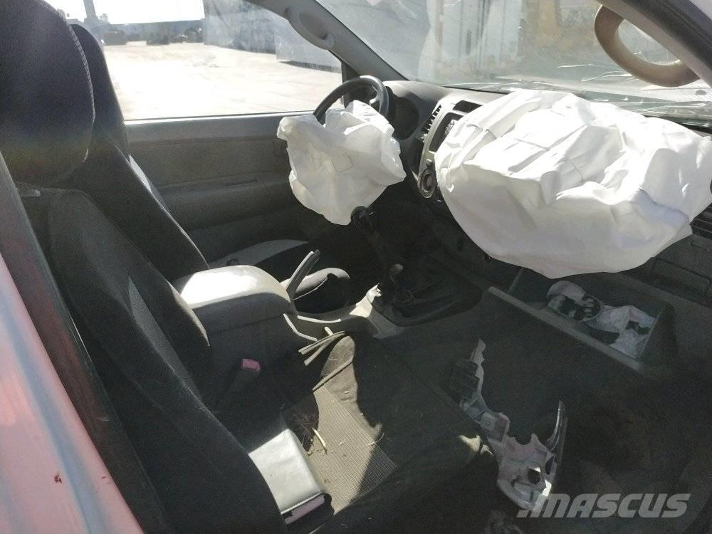 Toyota Hilux 4 Flakbilar/Pickuper
