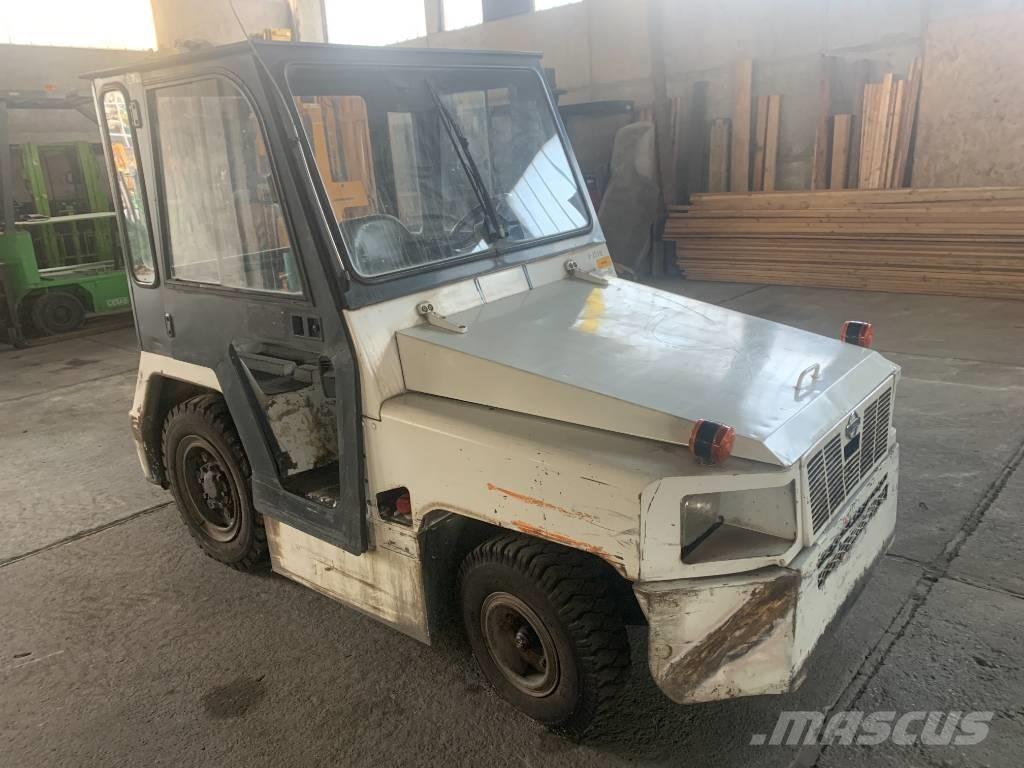 Nissan TD2500 V-2579 Flygplatsutrustning