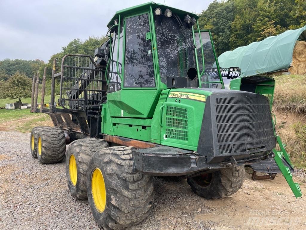 John Deere 1010 E Skotare