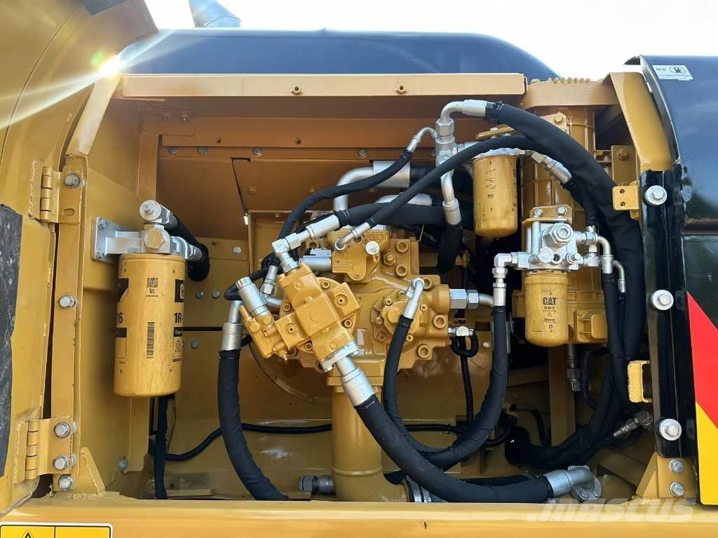 CAT 330D Bandgrävare