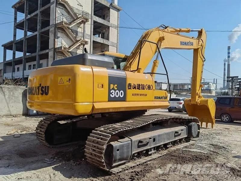 Komatsu PC 300 Bandgrävare