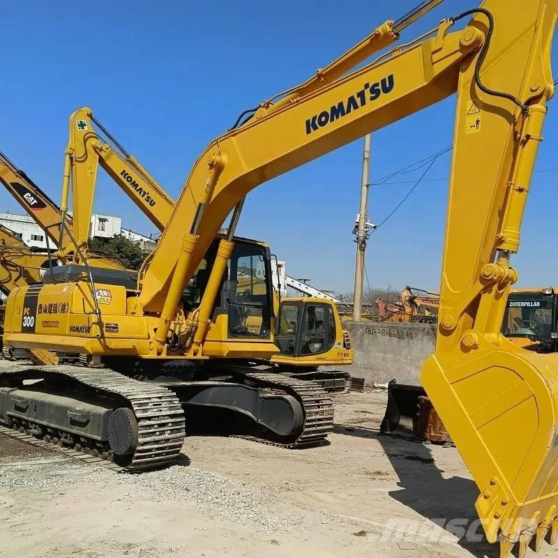 Komatsu PC 300 Bandgrävare